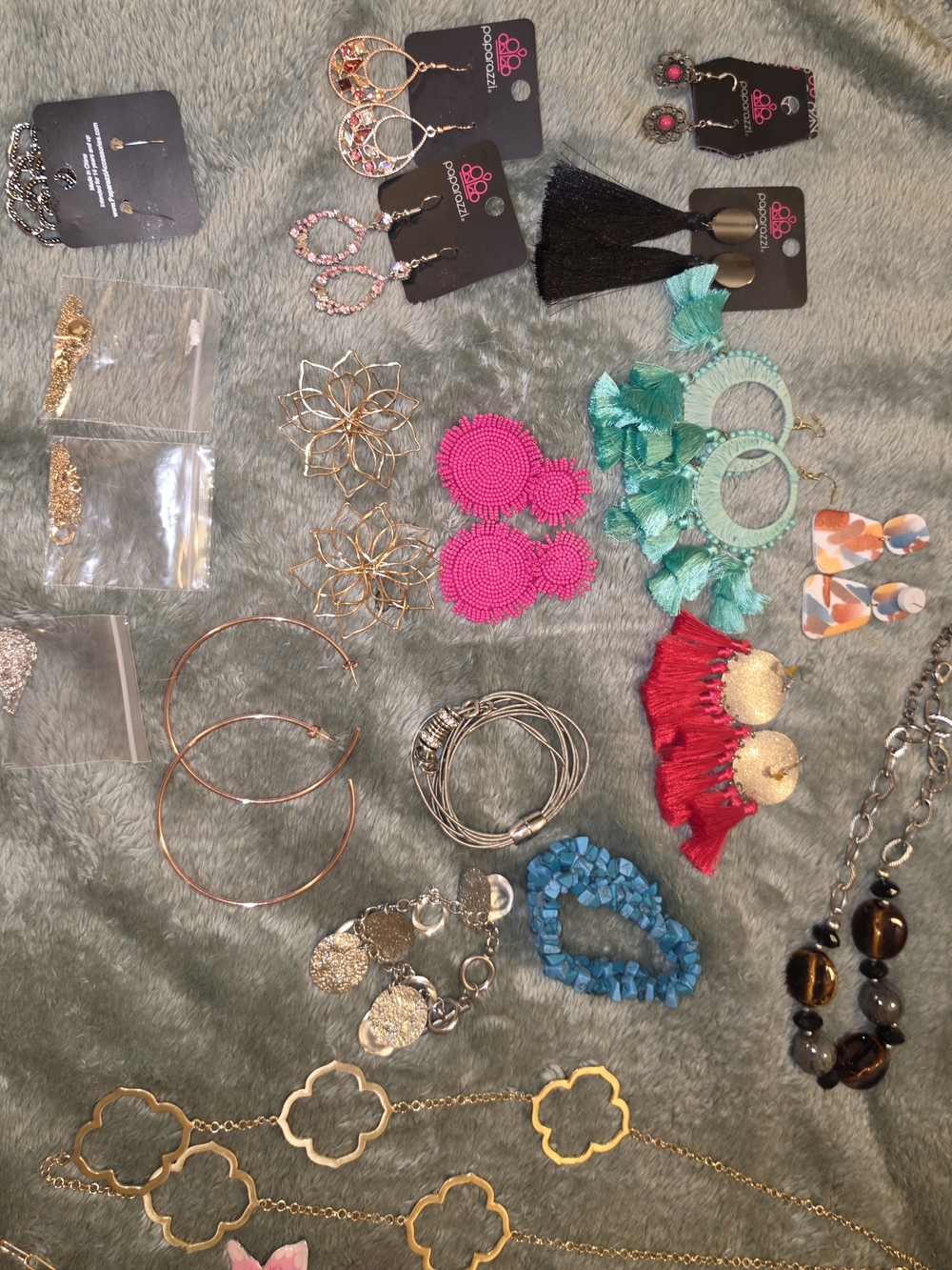 Mixed Earring and Necklace Set